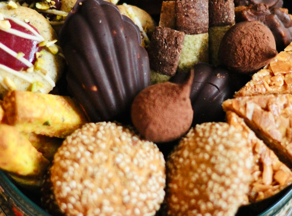 [Виктория Исакова] Коробочка с печеньем (2023)