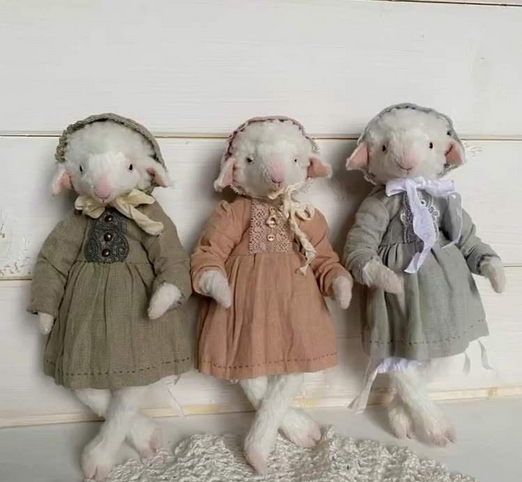 [Виктория Волчег] [Игрушки] Овечка Молли (2024)