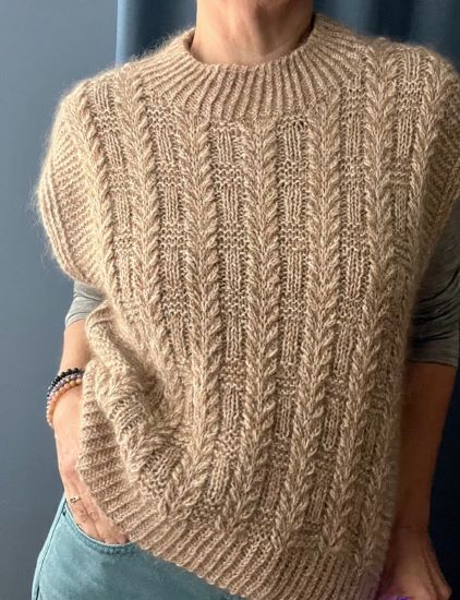 [Вяжи.ру] Жилет с узором колоски Herbarium (2024)