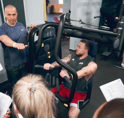 [Владимир Лапин] Техника выполнения упражнений в тренажерном зале (2023)