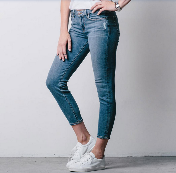 [Дарья Лобачева] [lobacheva_atelier] [Шитье] Курс "Пошив джинсов с нуля" (2022)