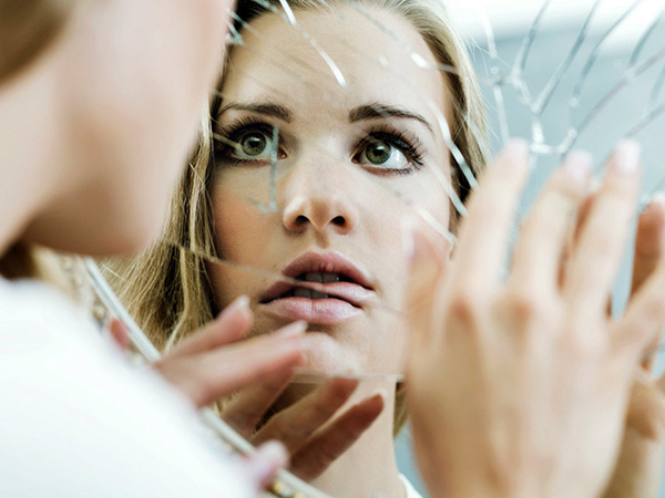 SUPER VIP [EduNote] Елена Синолицая - Как мода на психические заболевания у подростков становится реальной про